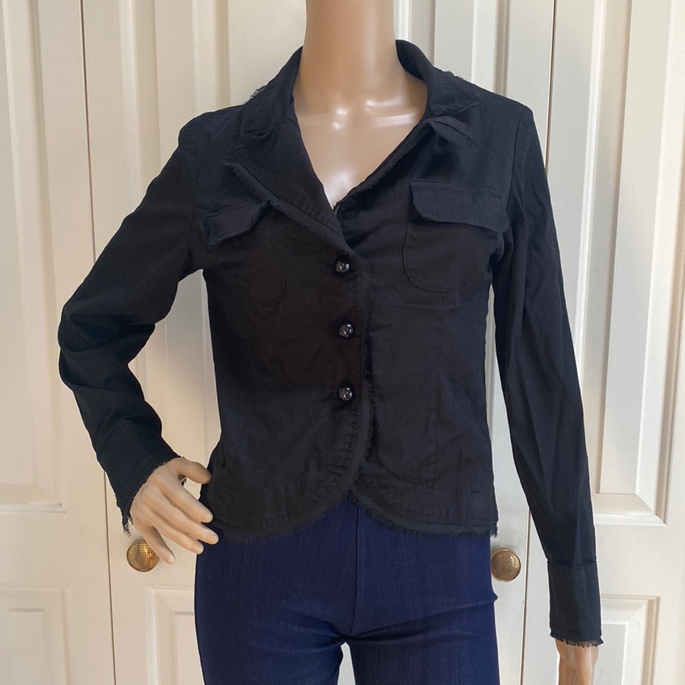 Thrill Womens Med Black Blazer. Button Front with 2 Pockets.